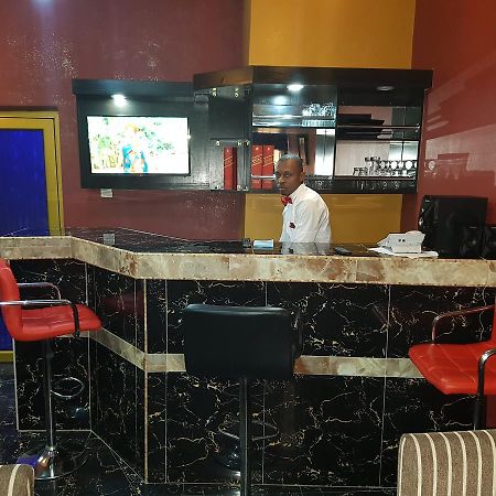 The Resident Hotel Owerri Экстерьер фото