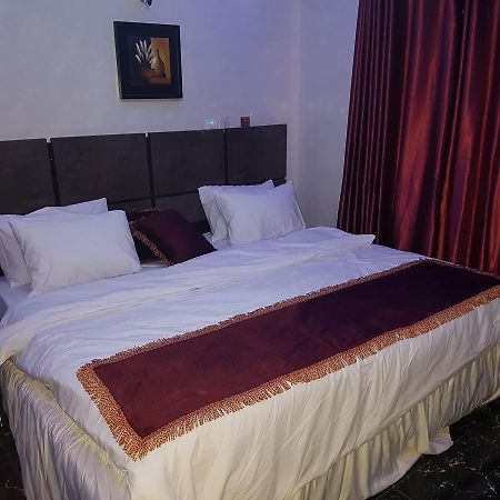 The Resident Hotel Owerri Экстерьер фото